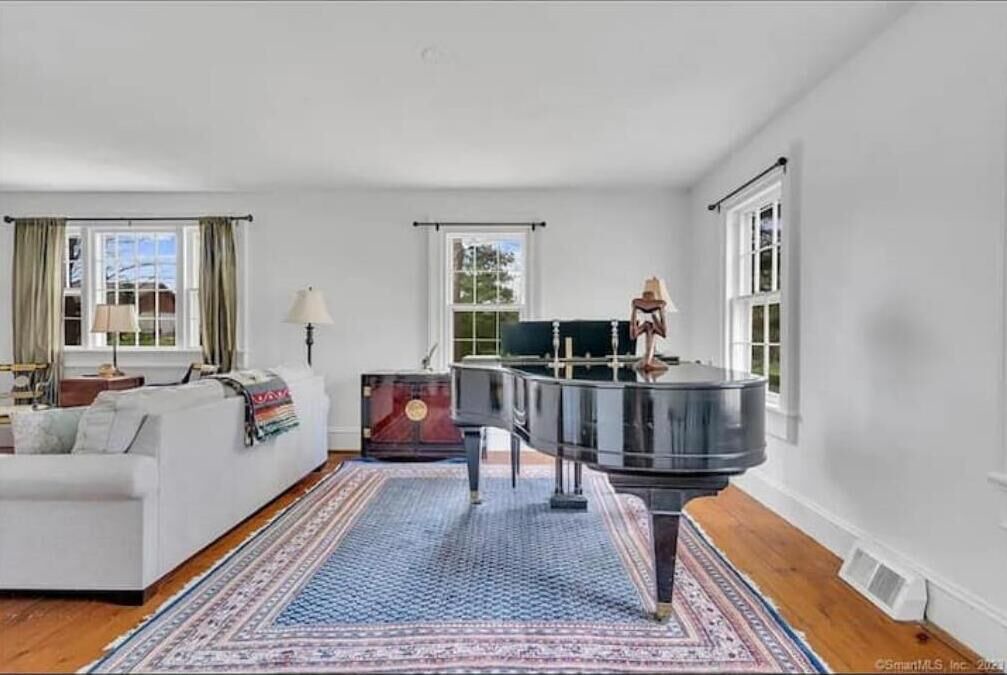 Photo of Bedroom in Newtown