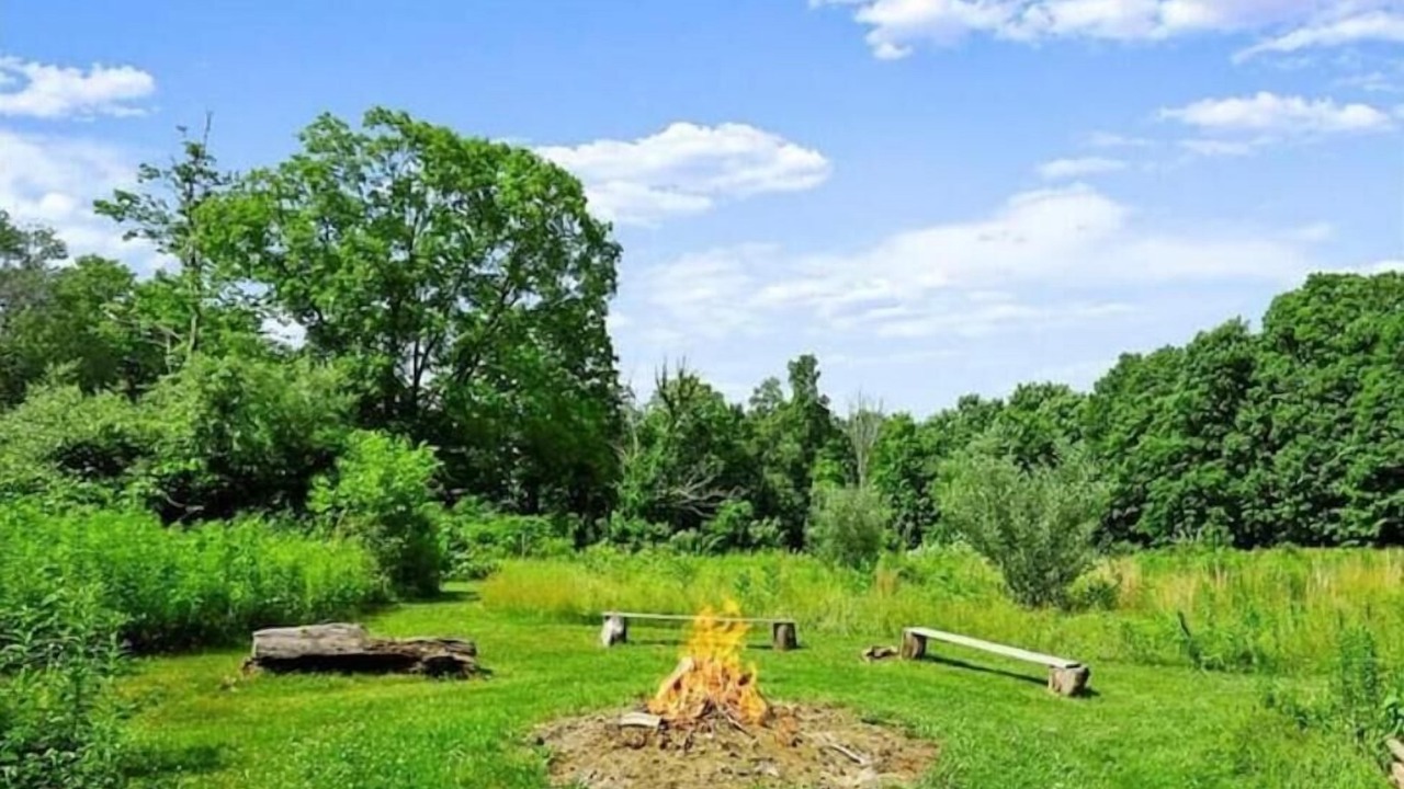 Photo of Outdoor in Newtown
