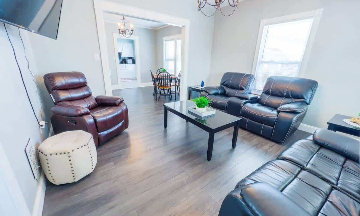 Photo of Livingroom in Niagara Falls