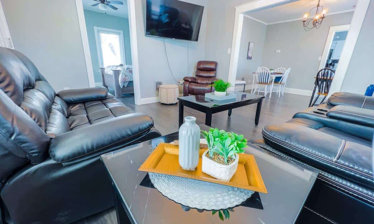 Photo of Livingroom in Niagara Falls