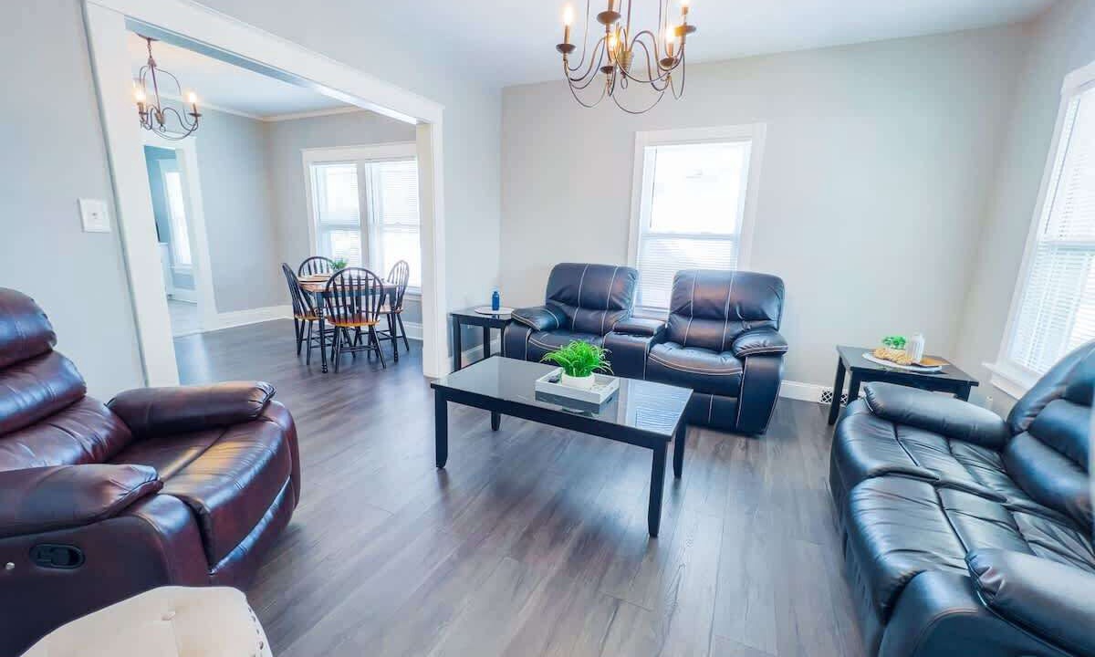 Photo of Livingroom in Niagara Falls