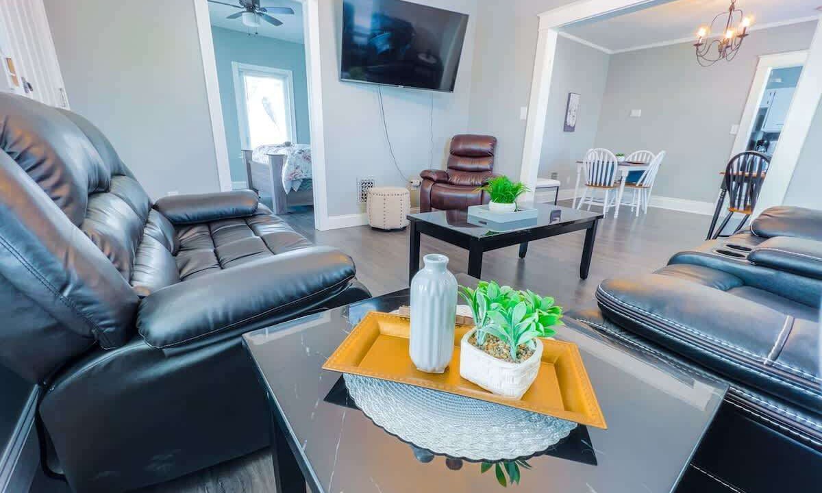 Photo of Livingroom in Niagara Falls