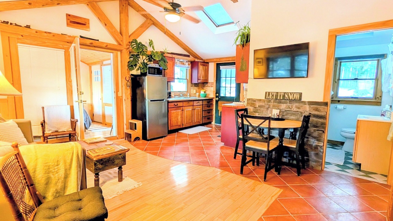 Photo of Livingroom in Warren