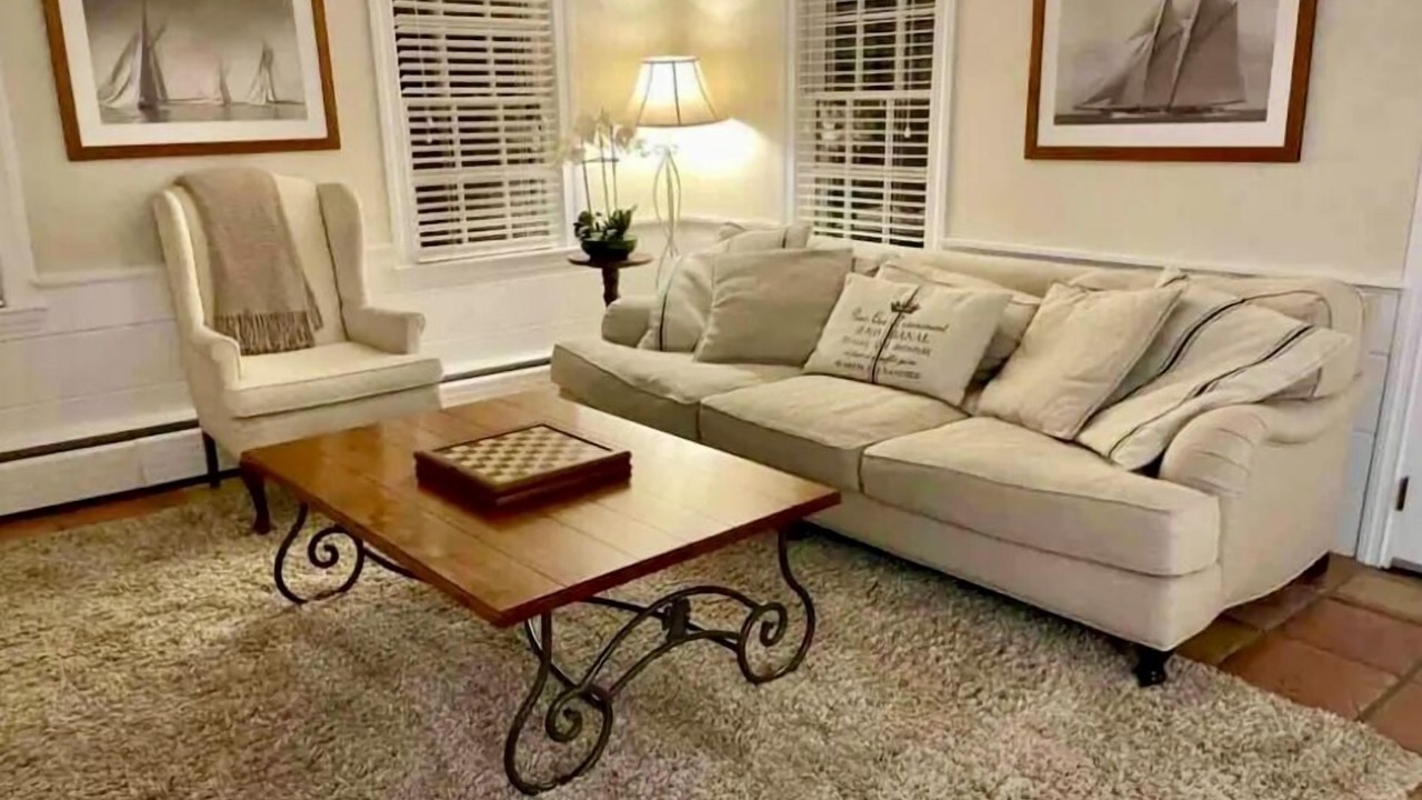 Photo of Livingroom in East Falmouth