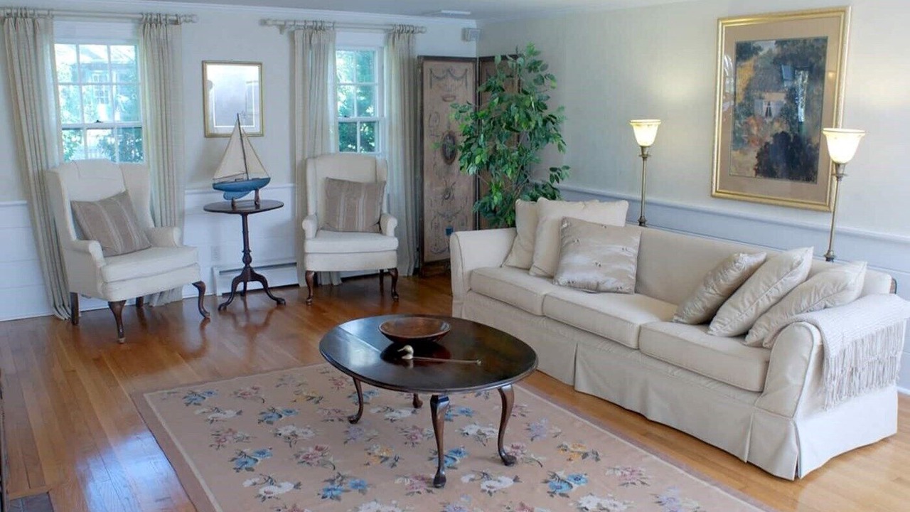Photo of Livingroom in East Falmouth