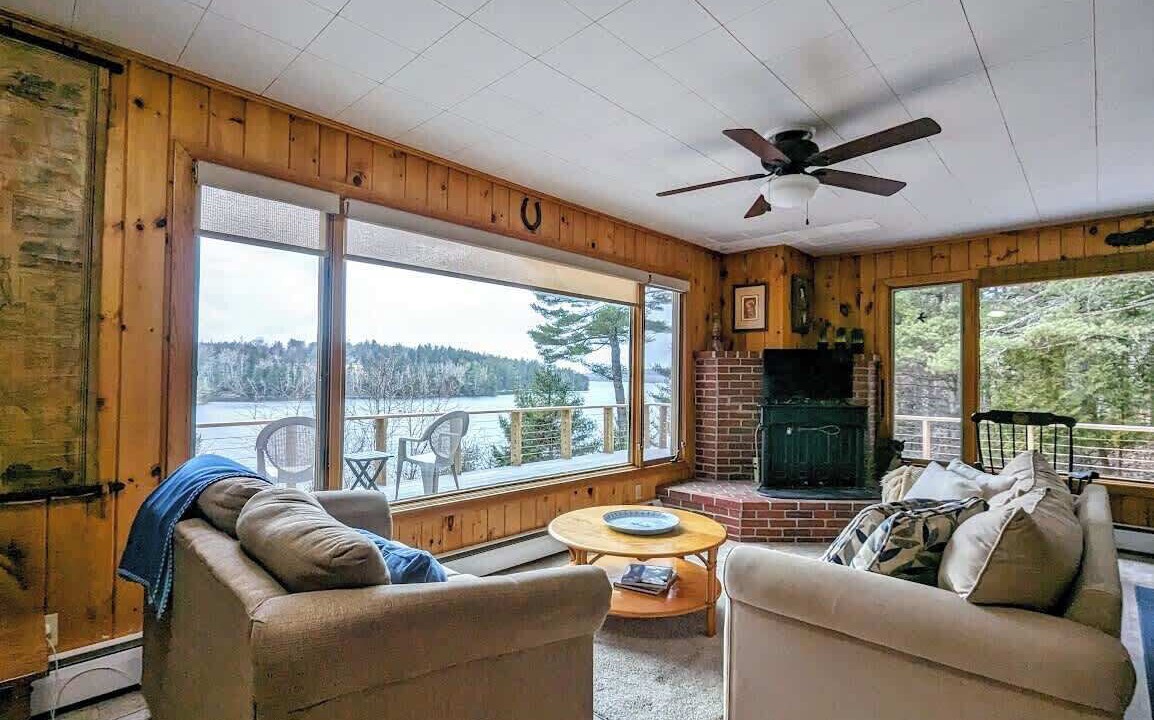 Photo of Livingroom in Sullivan