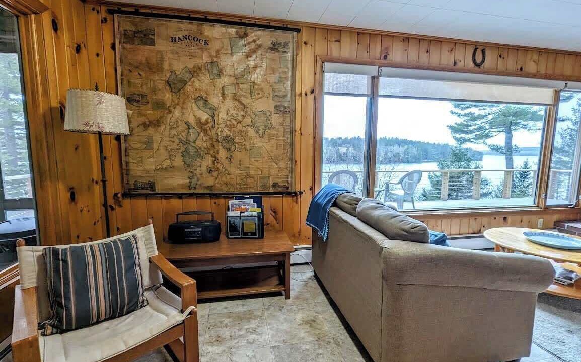 Photo of Livingroom in Sullivan