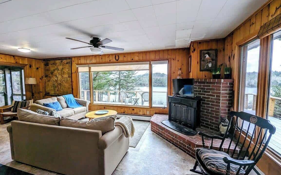 Photo of Livingroom in Sullivan