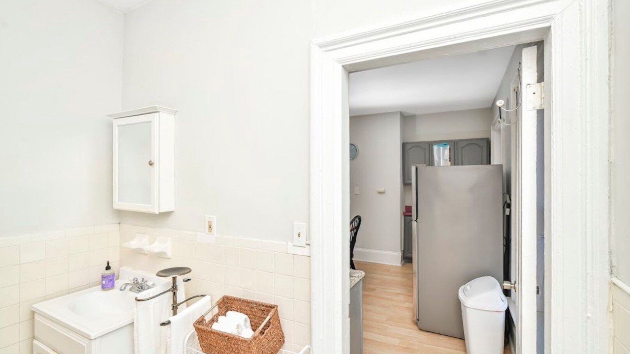 Photo of Bathroom in Dudley Square