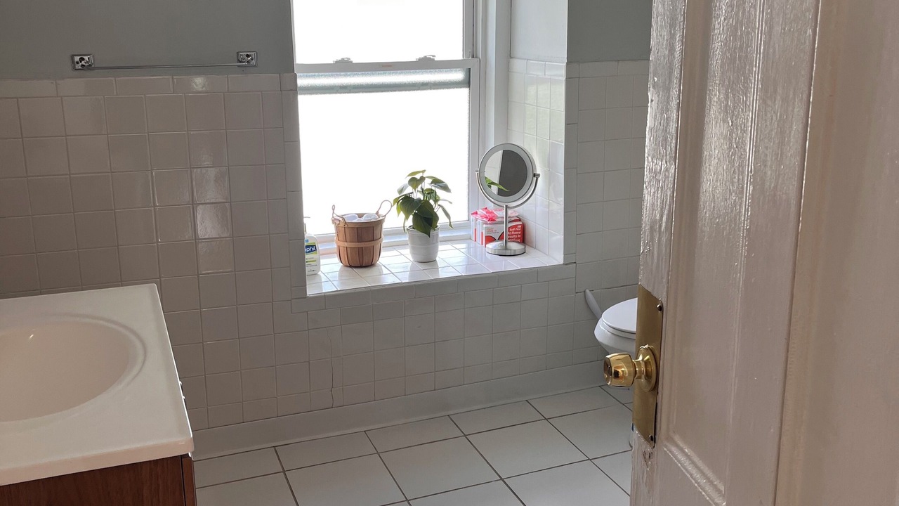 Photo of Bathroom in Dudley Square