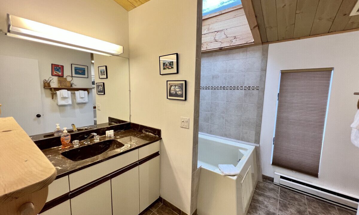 Photo of Bathroom in Forest Farms