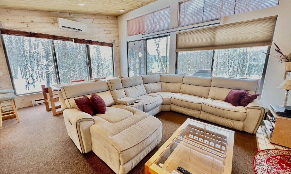 Photo of Livingroom in Forest Farms