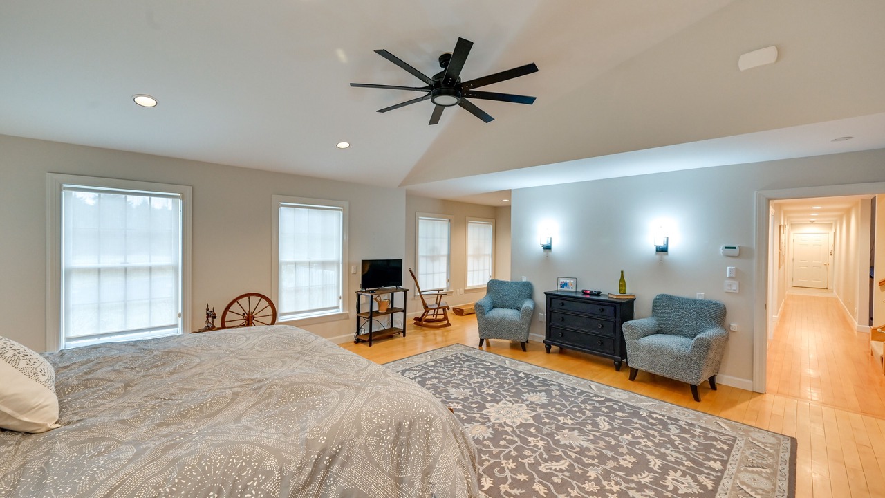 Photo of Bedroom in Monterey