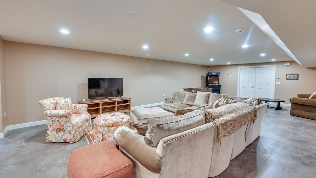 Photo of Bedroom in Monterey