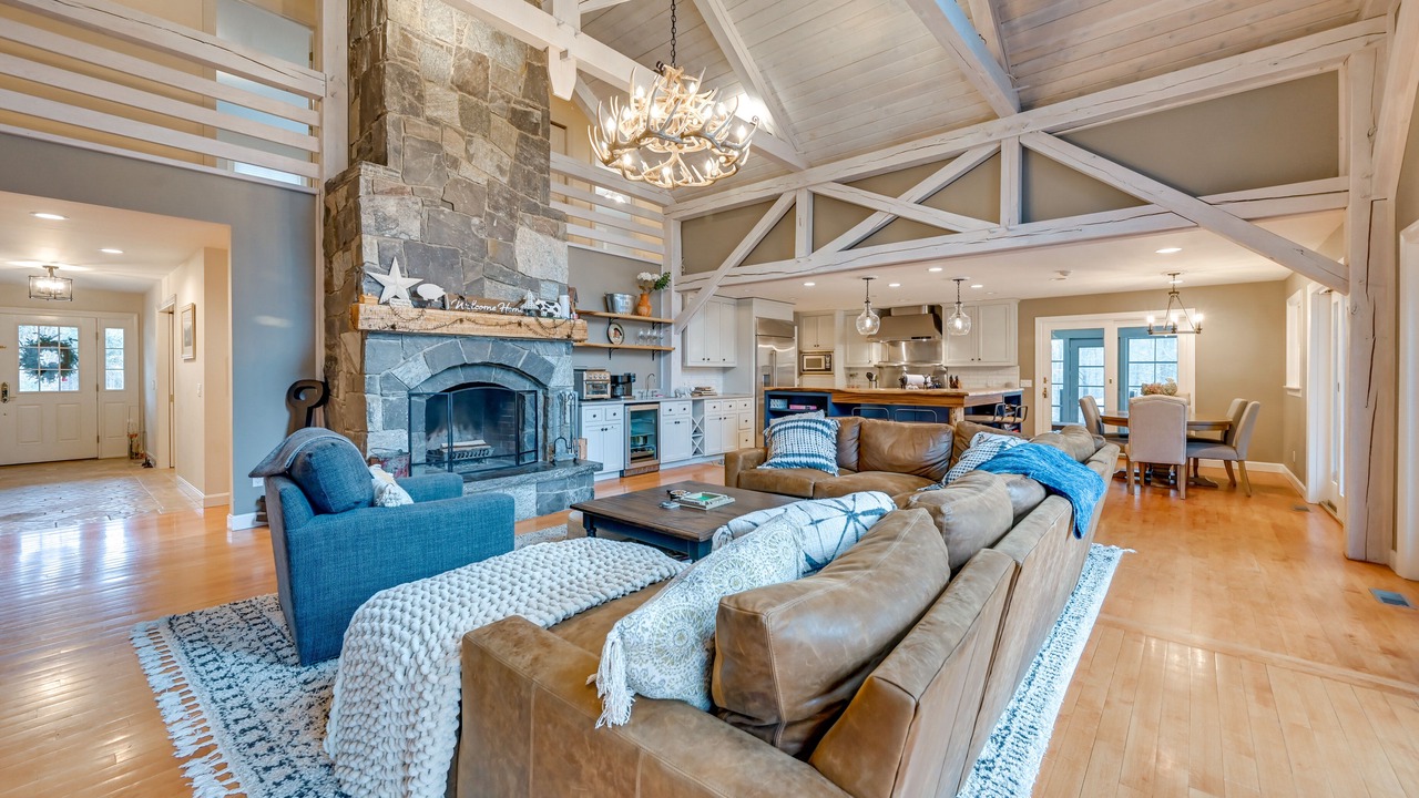Photo of Livingroom in Monterey