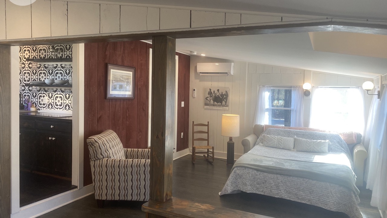 Photo of Bedroom in Ashley Falls