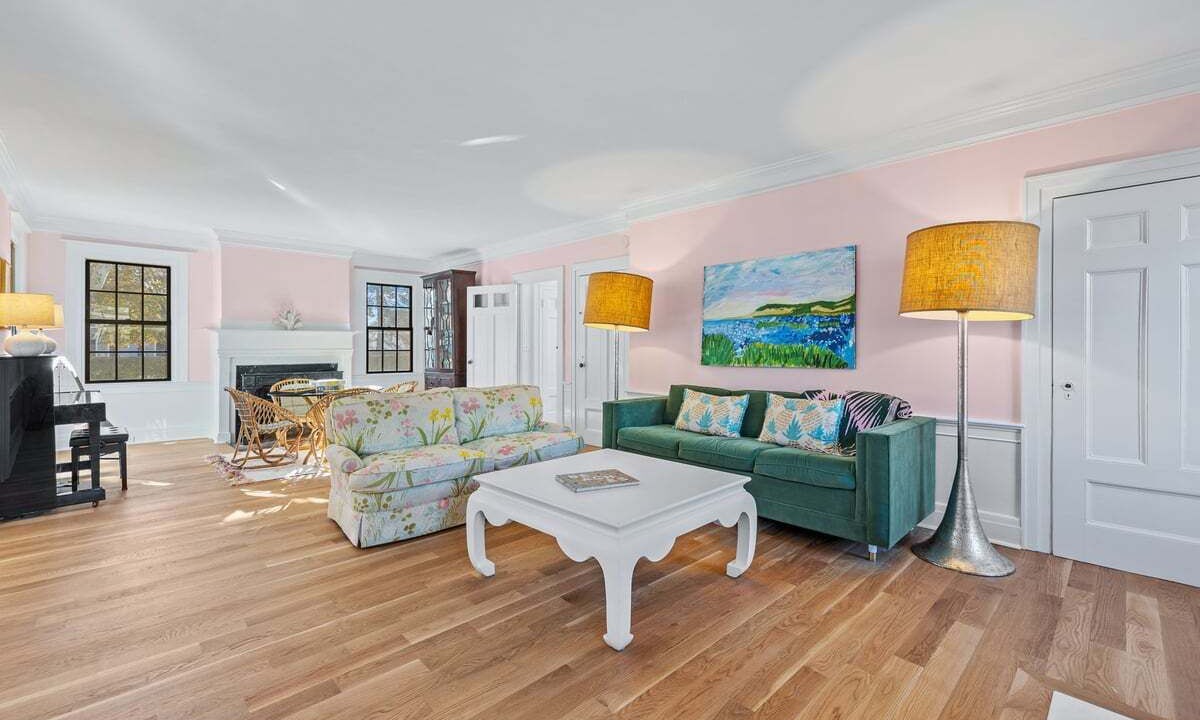 Photo of Livingroom in South Yarmouth