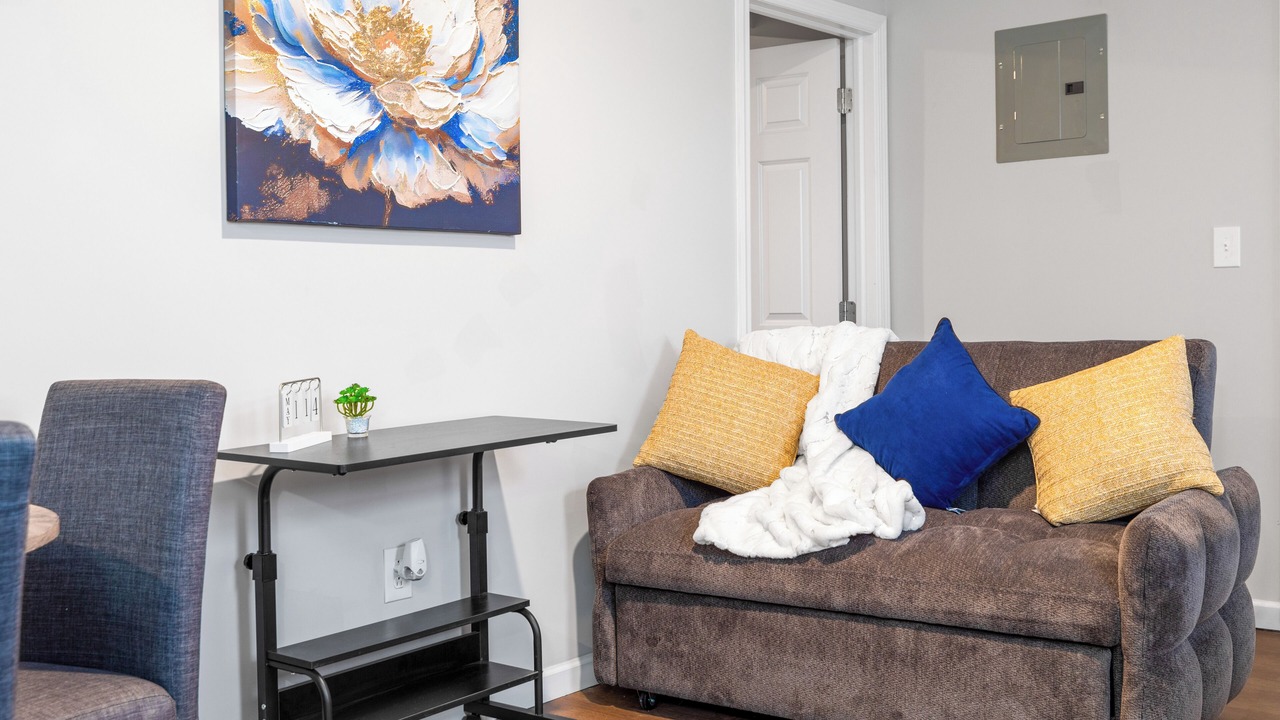 Photo of Livingroom in Utica