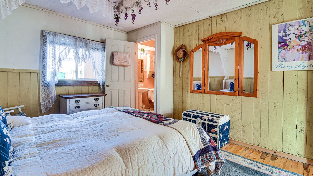 Photo of Bedroom in Bartlett