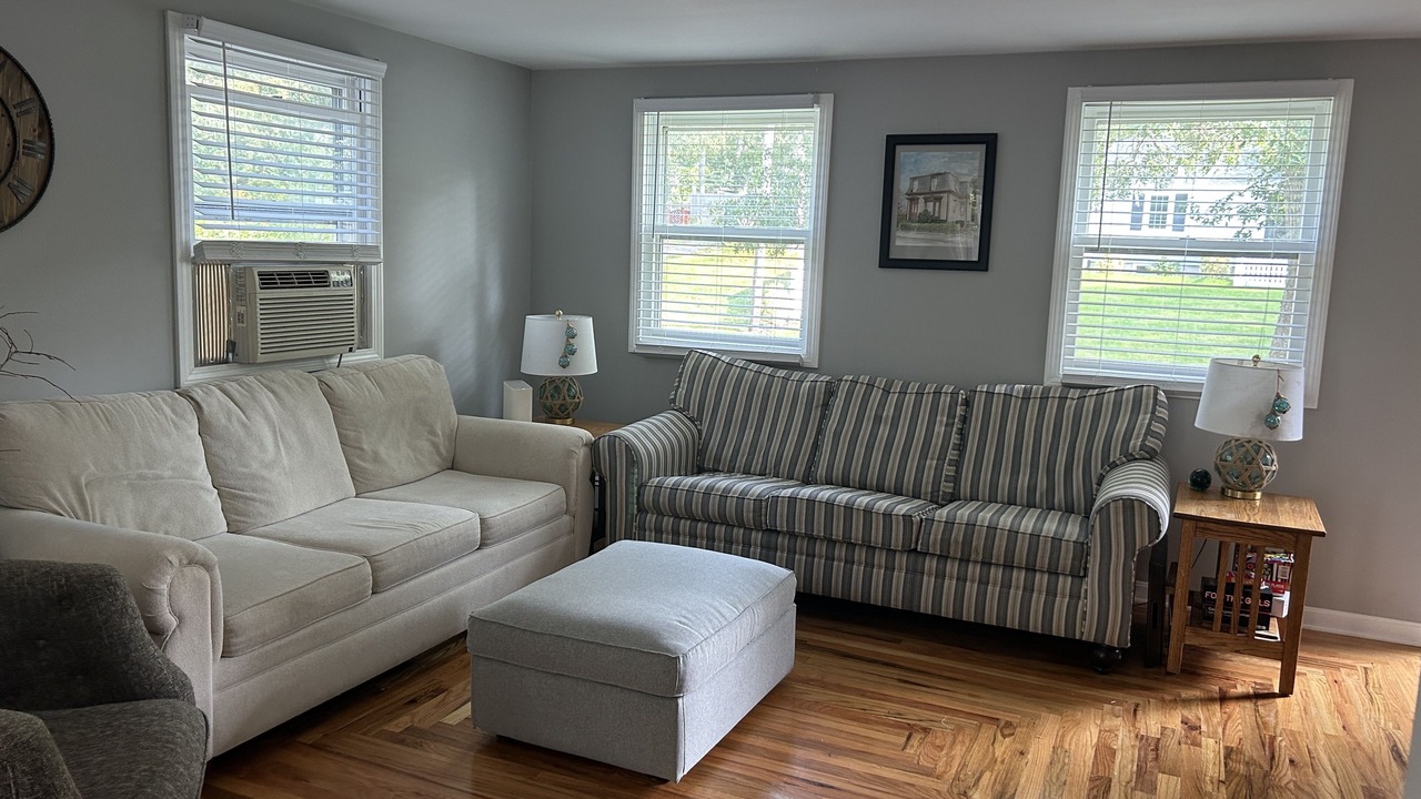 Photo of Livingroom in East Harwich