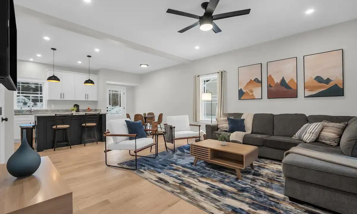 Photo of Livingroom in Orange