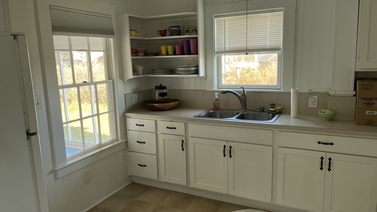 Photo of Kitchen in Quonochontaug