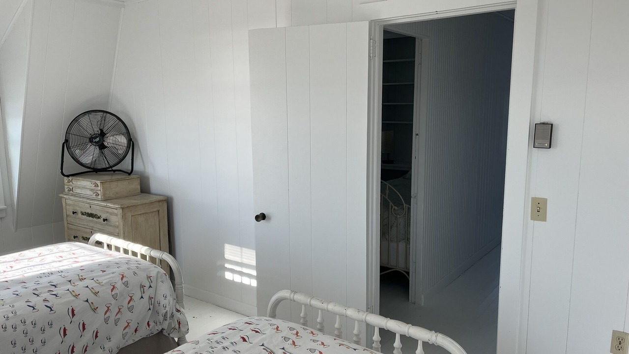 Photo of Bedroom in Quonochontaug