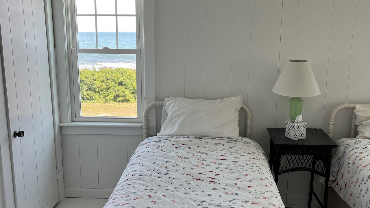 Photo of Bedroom in Quonochontaug