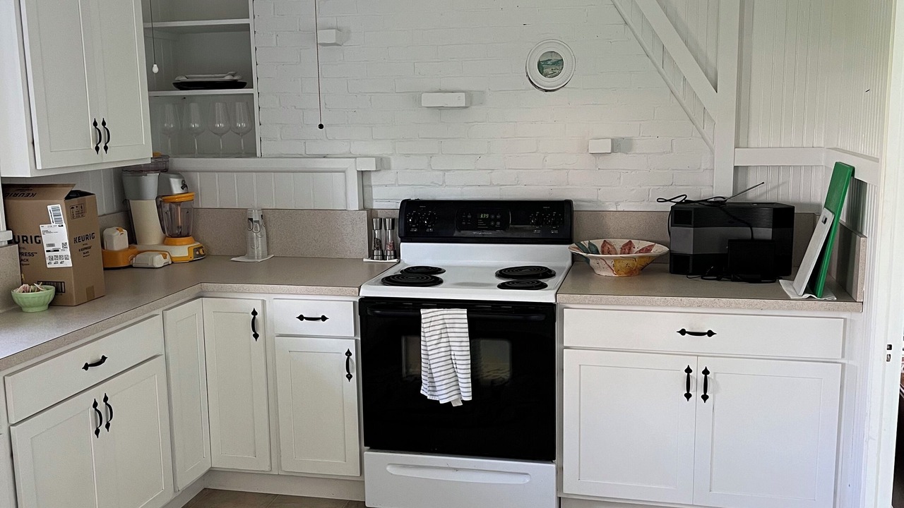 Photo of Kitchen in Quonochontaug