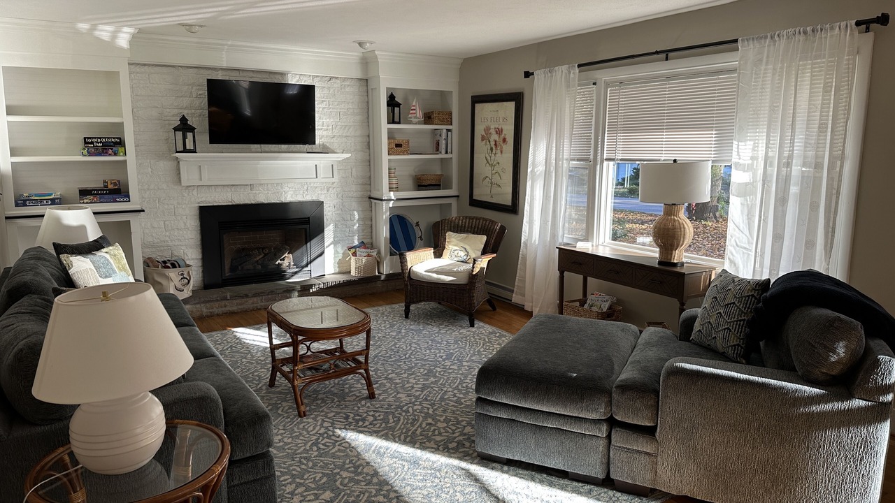 Photo of Livingroom in Niantic
