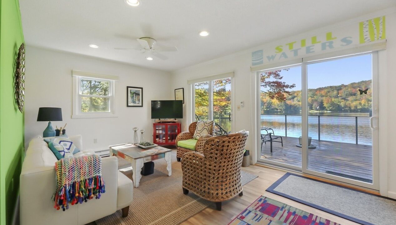 Photo of Livingroom in Sherwood Forest