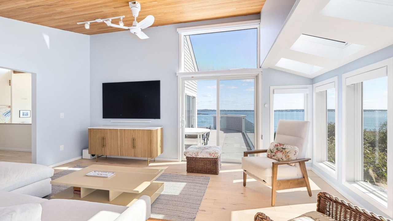 Photo of Livingroom in Narragansett