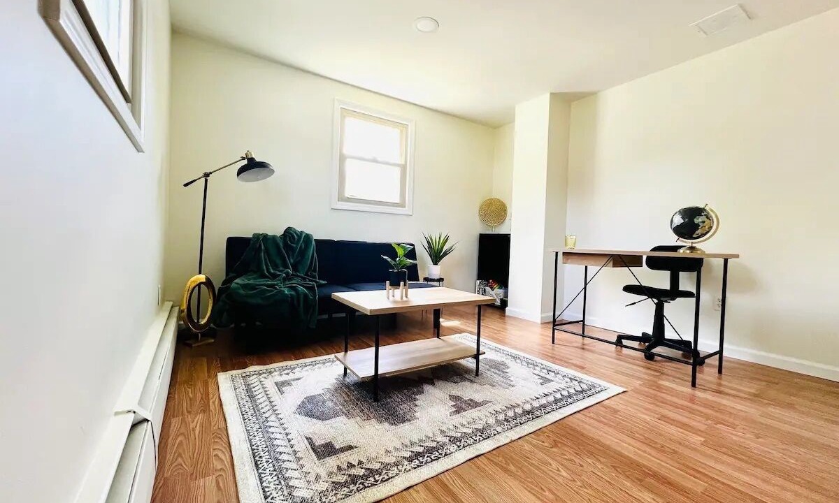 Photo of Livingroom in Newington