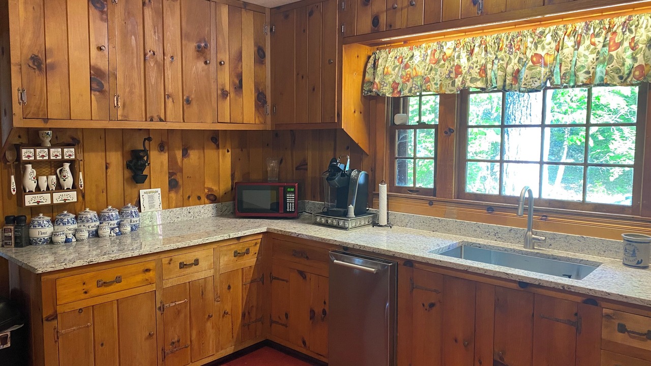 Photo of Kitchen in Huletts Landing