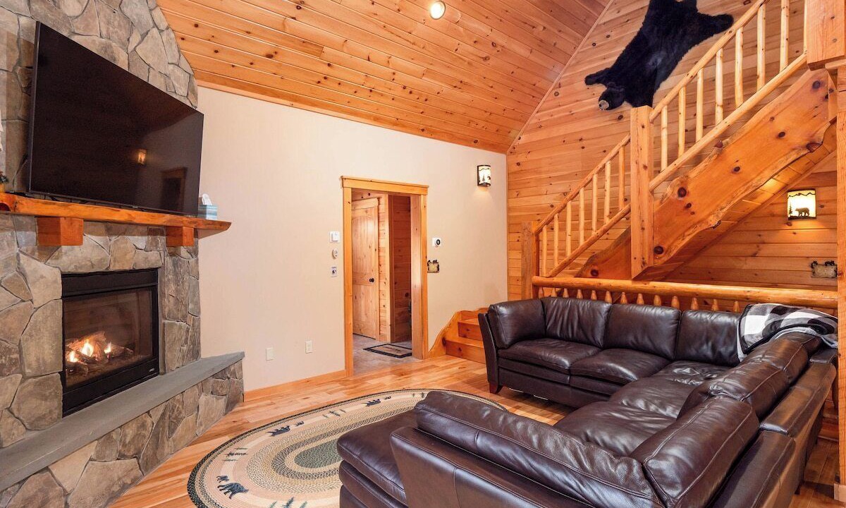 Photo of Livingroom in South Pond Shores