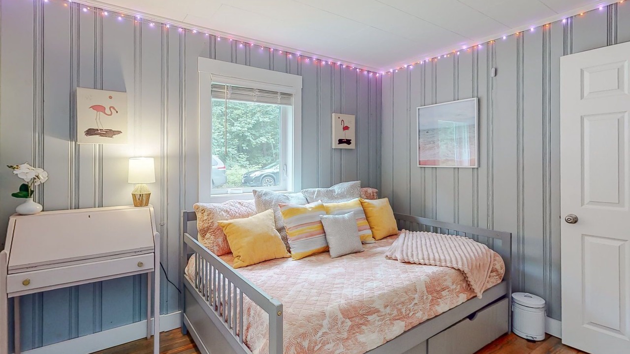 Photo of Bedroom in Raymond