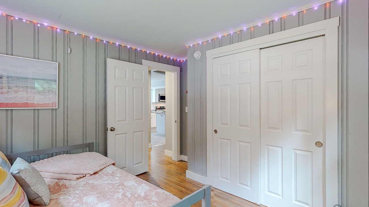 Photo of Bedroom in Raymond