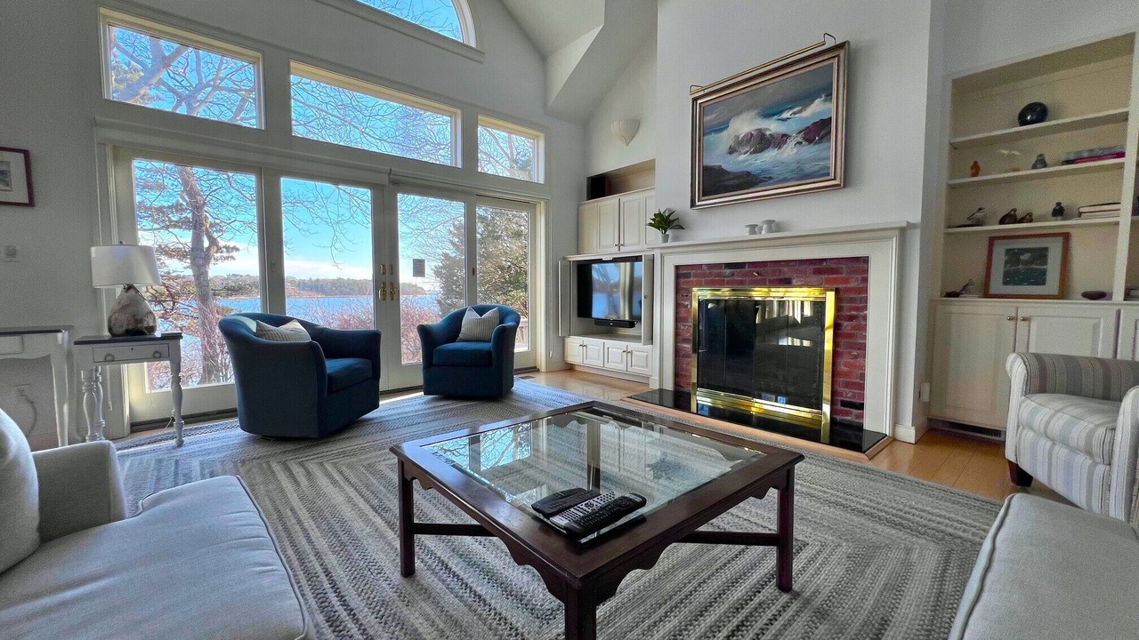 Photo of Livingroom in Cotuit