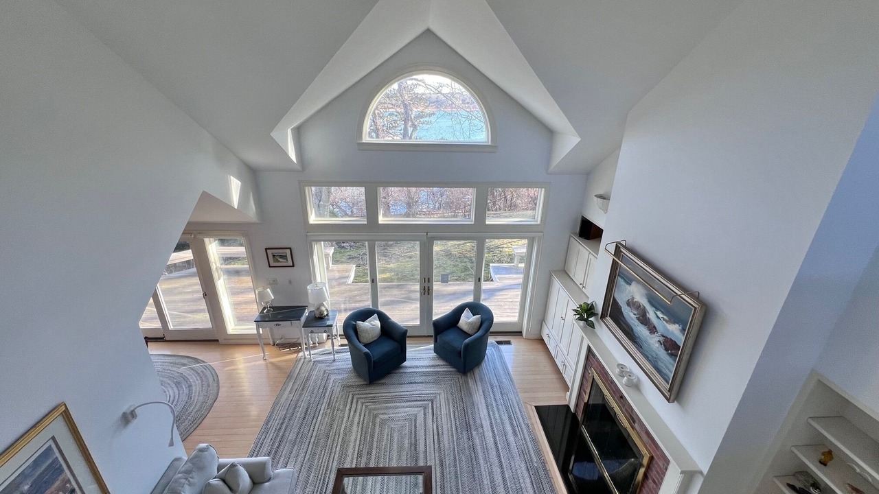 Photo of Livingroom in Cotuit