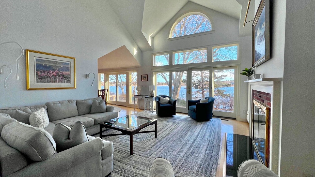 Photo of Livingroom in Cotuit