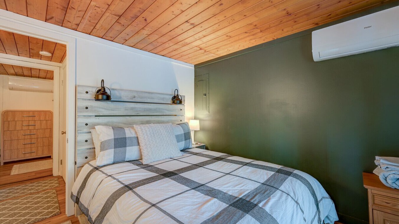 Photo of Bedroom in Bartlett