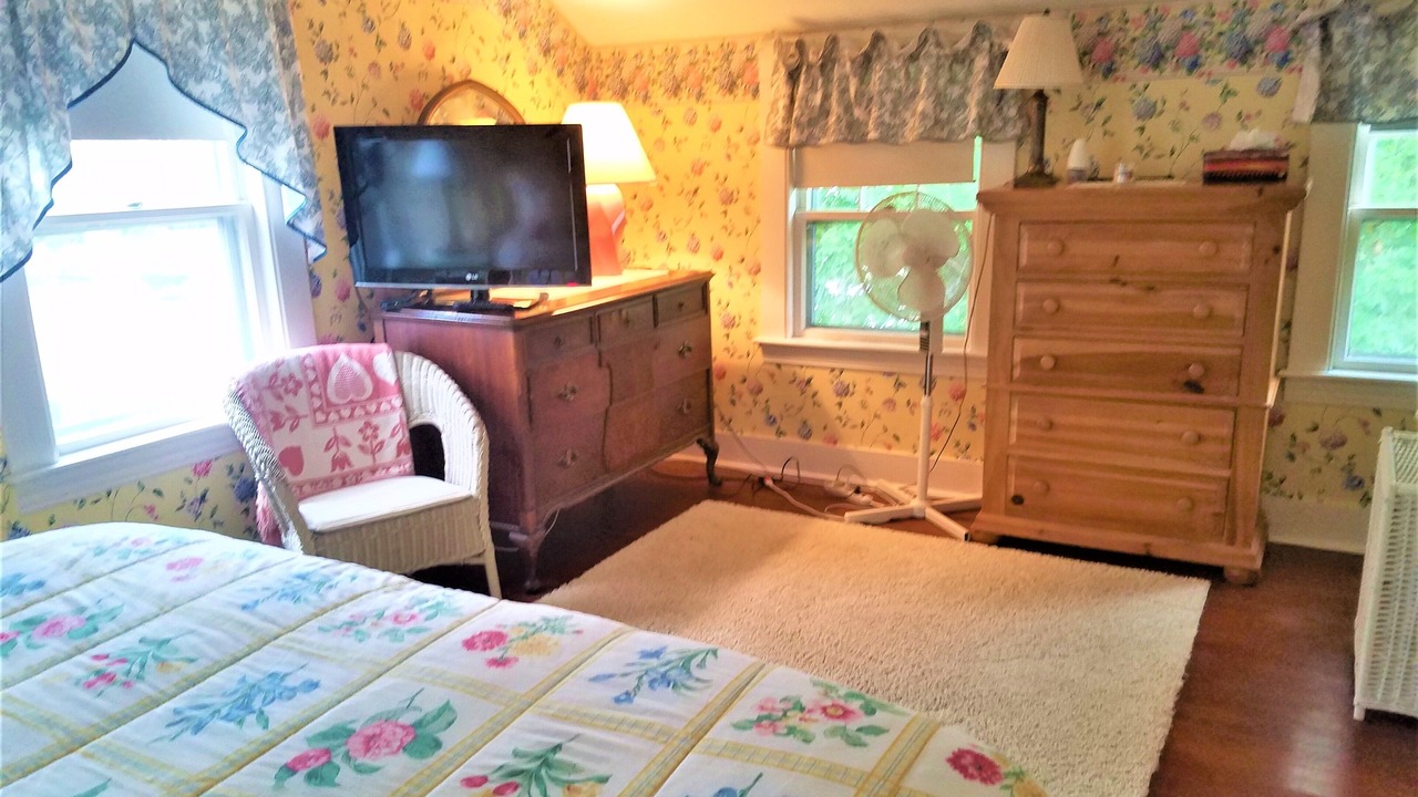 Photo of Bedroom in West Yarmouth