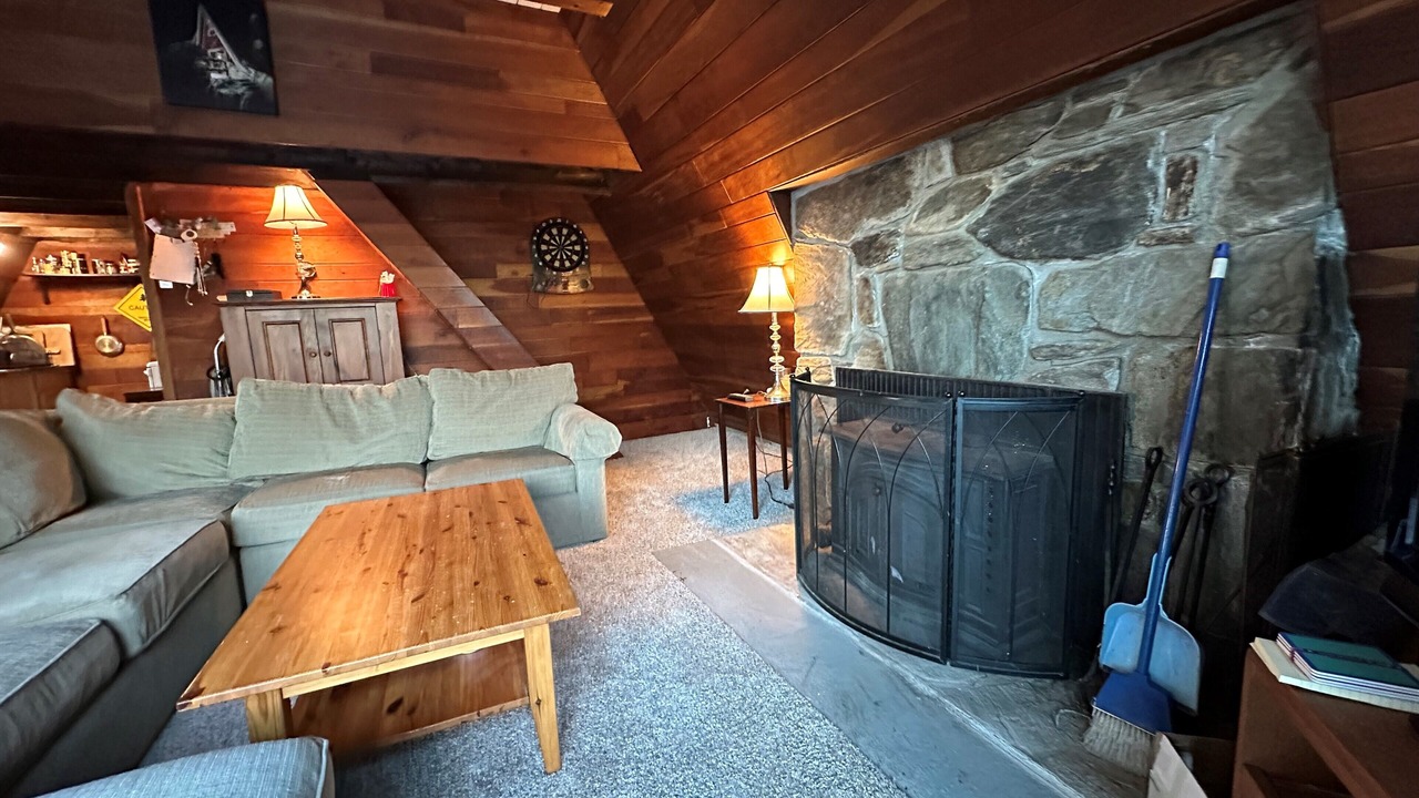 Photo of Livingroom in Belmont