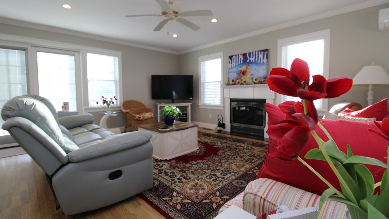 Photo of Livingroom in West Yarmouth
