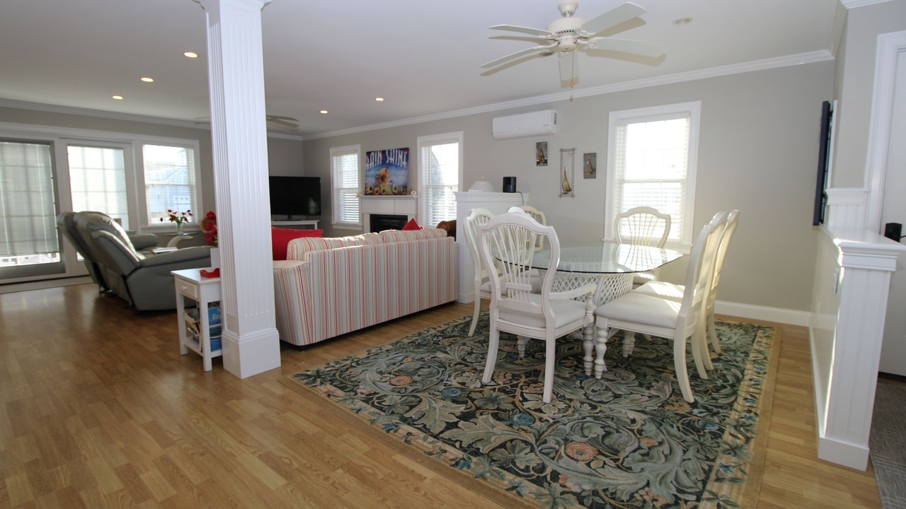 Photo of Livingroom in West Yarmouth