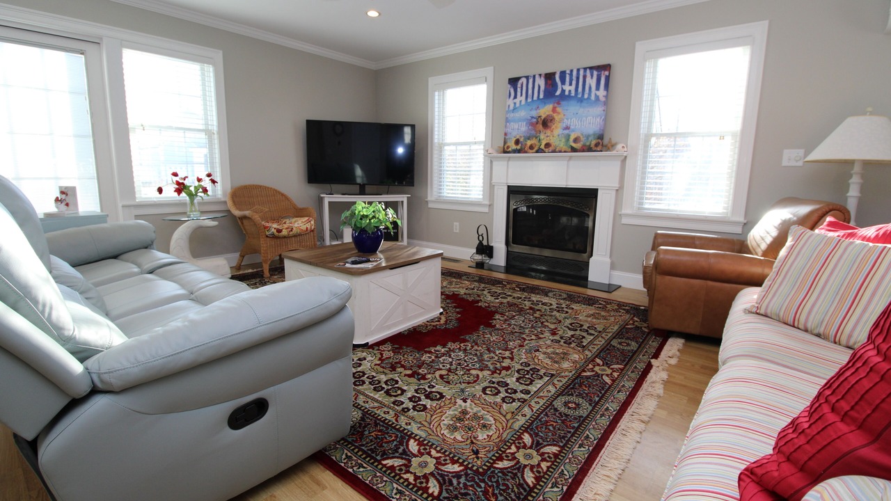 Photo of Livingroom in West Yarmouth