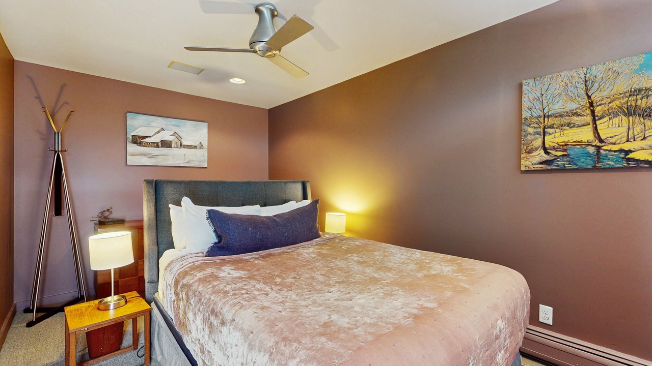 Photo of Bedroom in Stowe Hollow