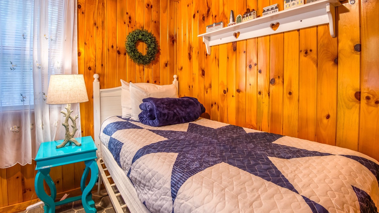 Photo of Bedroom in West Newfield