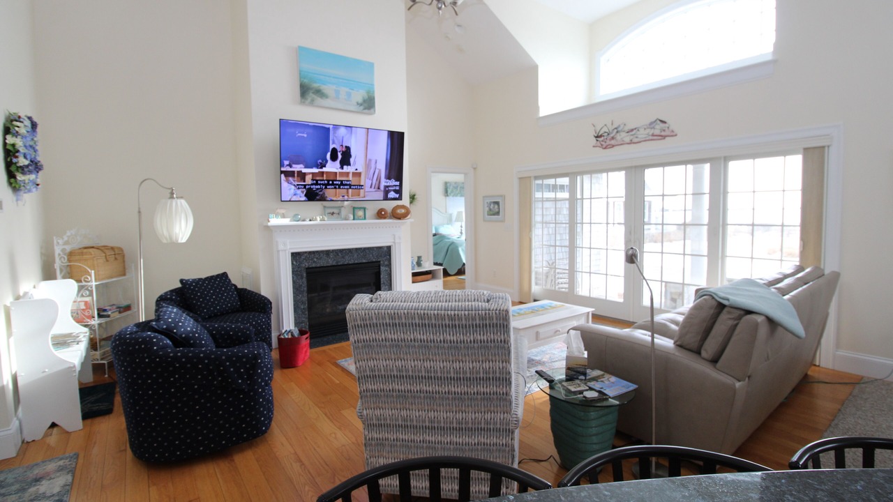 Photo of Livingroom in West Yarmouth