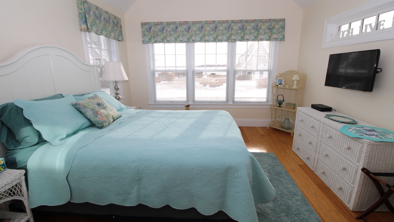 Photo of Bedroom in West Yarmouth